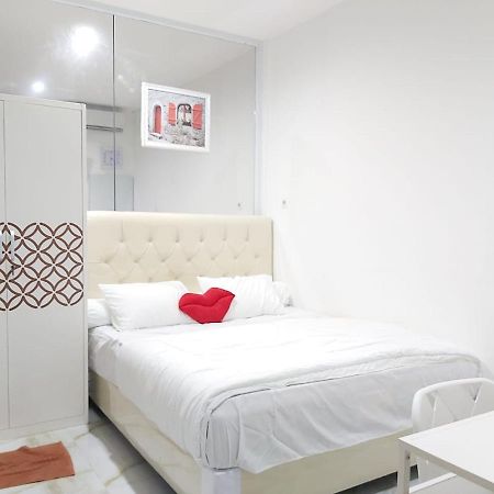 Alex Hostel 2 Palembang Esterno foto