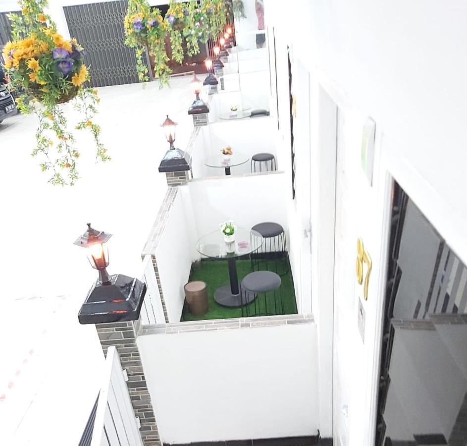 Alex Hostel 2 Palembang Esterno foto